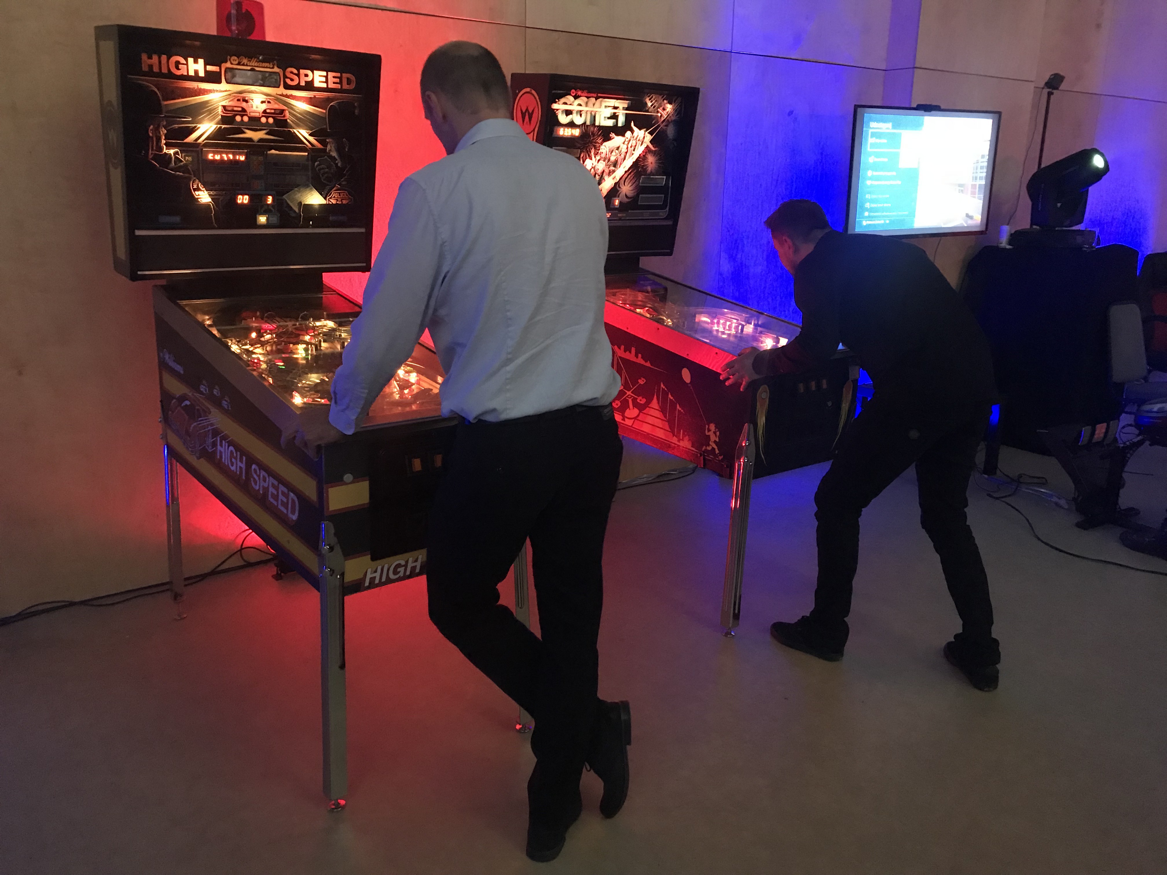 Atrakcje retro do wynajęcia – automaty arcade, pinball, flippery