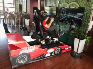 Read more about the article Symulator rajdowy VR 3DOF i&nbsp;bieżnia VR wynajem na&nbsp;event