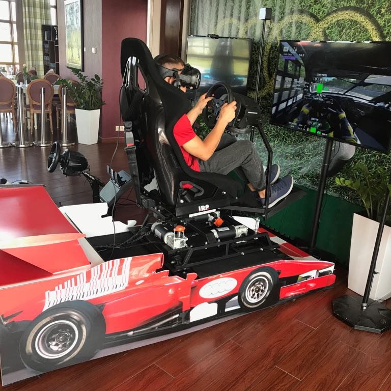 Ruchomy symulator rajdowy VR 3DOF do wynajęcia Ruchomy symulator rajdowy VR 3DOF do wynajęcia