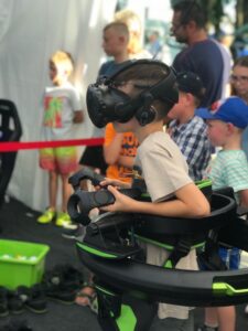 Read more about the article Platforma VR Virtuix Omni wynajem