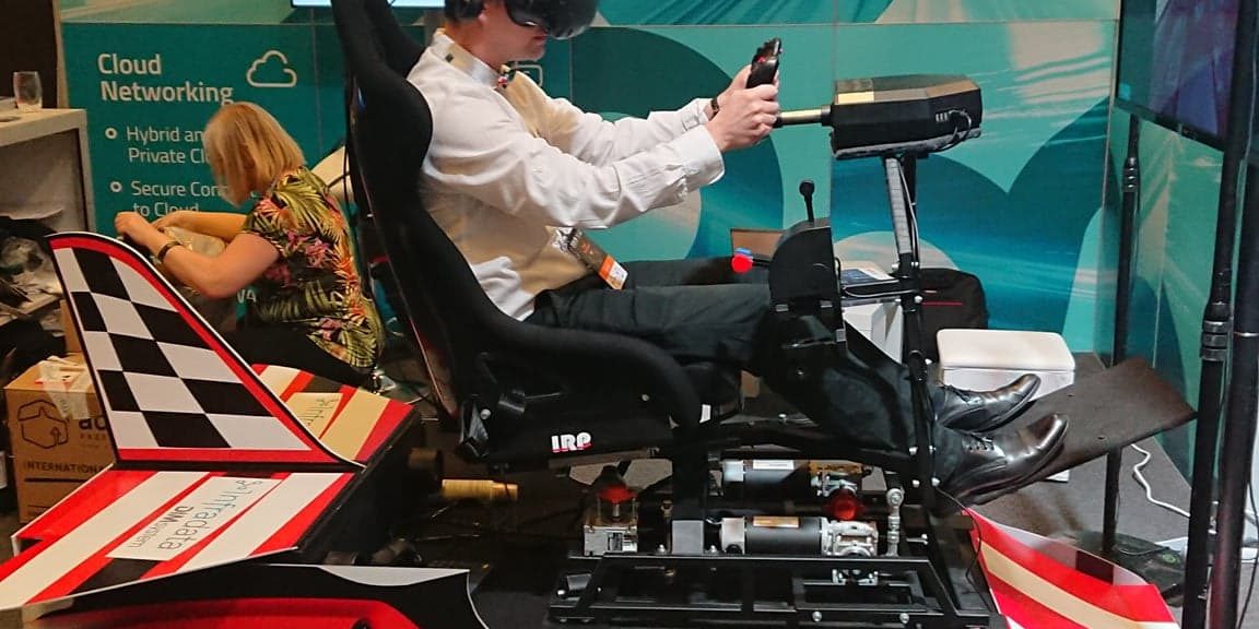 Symulator lotu VR wynajem na targi, konferencje, imprezy Symulator lotu VR wynajem na targi, konferencje, imprezy