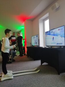 Read more about the article Gogle VR i&nbsp;symulator nart na&nbsp;imprezę do&nbsp;wynajęcia