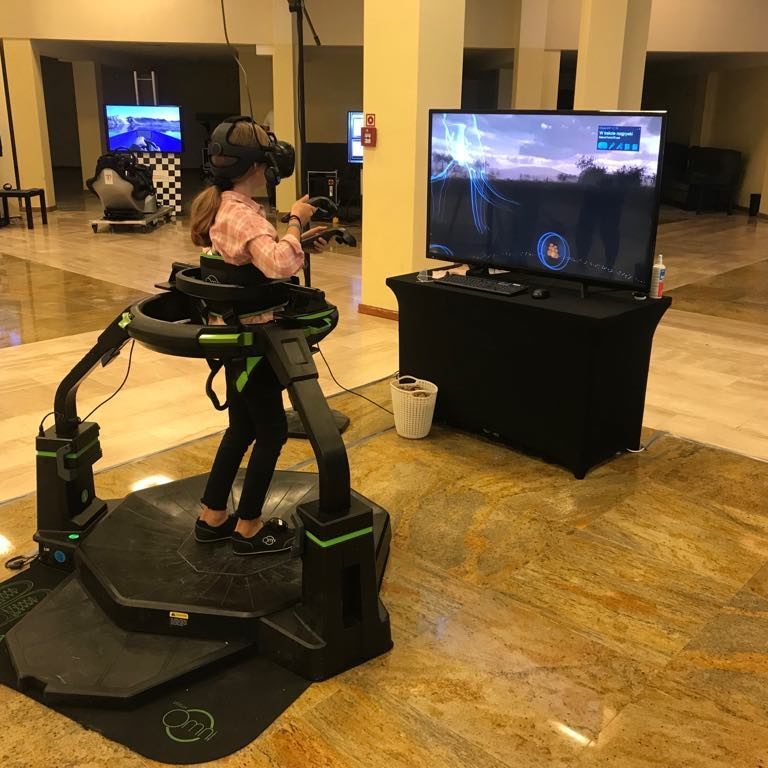 Bieżnia Virtuix Omni wynajem na event