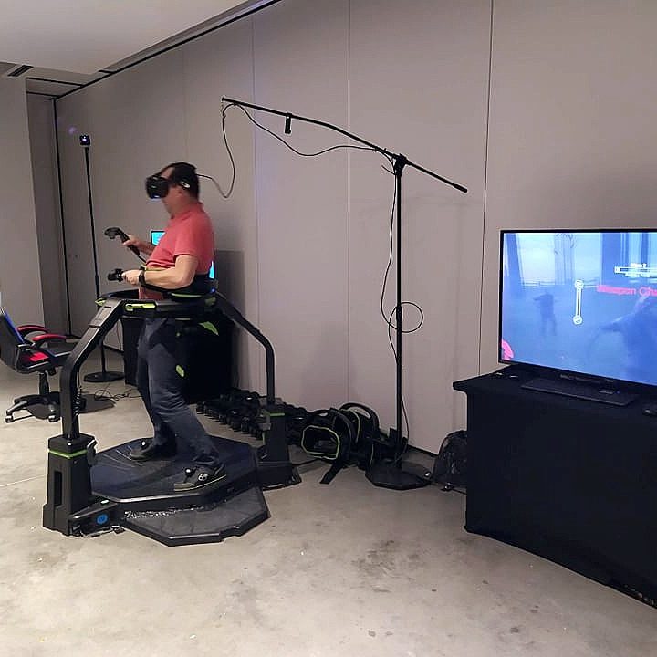 Bieżnia VR Virtuix Omni wynajem Bieżnia VR Virtuix Omni wynajem