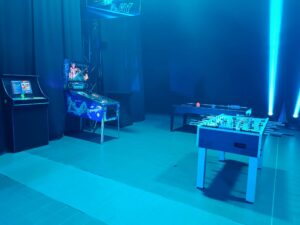 Read more about the article Automat arcade, flipper, cymbergaj do&nbsp;wynajęcia na&nbsp;imprezę