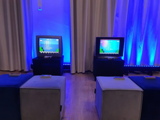 Telewizor kineskopowy scenografia na event