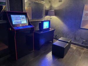 Read more about the article Event lata 80-te – retro atrakcje wynajem