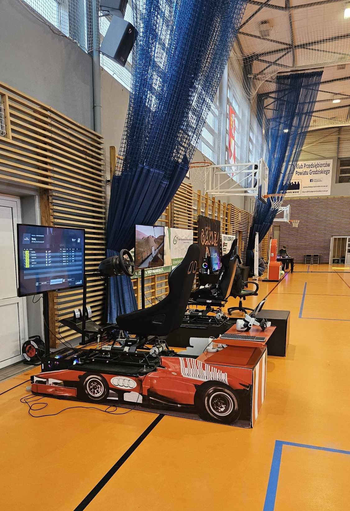 Symulator rajdowy VR DOF na wynajem Symulator rajdowy VR DOF na wynajem
