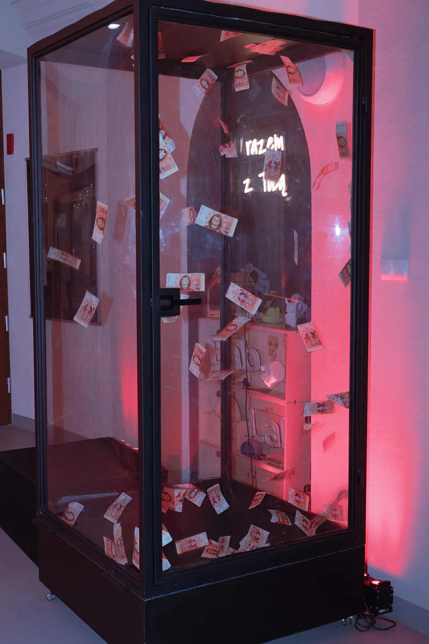 Cash Cube atrakcja marketingowa na targi